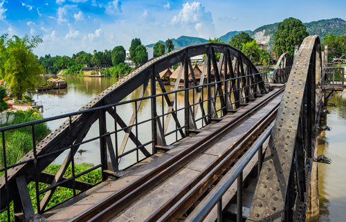 Damnoen Saduak Floating Market and Bridge on the River Kwai Tour 0